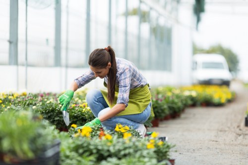 Screen-reader friendly Gardeners East Ham page with structured headings and lists